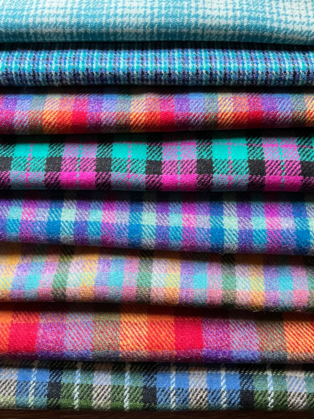 Colourful checks Craft pack Harris Tweed 8 pieces